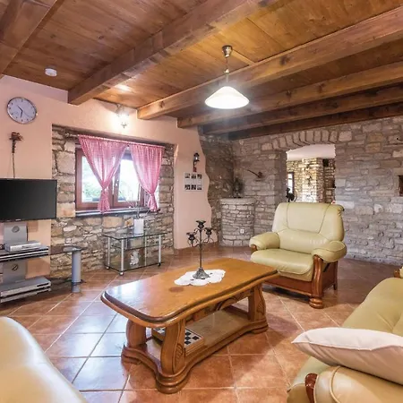 2 Bedroom Awesome In Holiday home