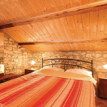 2 Bedroom Awesome In Puntera