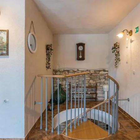 2 Bedroom Awesome In Puntera
