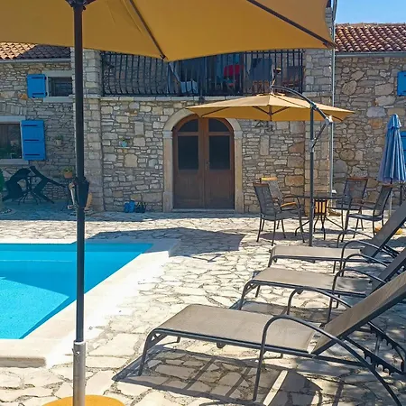 בית נופש Lovely In *