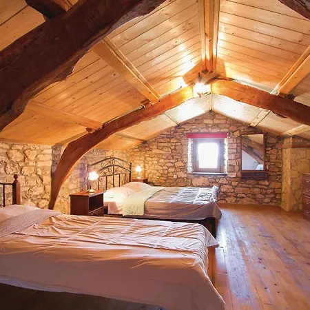 Holiday home 2 Bedroom Awesome In Puntera