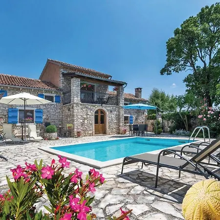 Holiday home Front In *