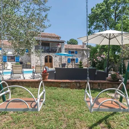 Lovely In Tatil Evi Puntera